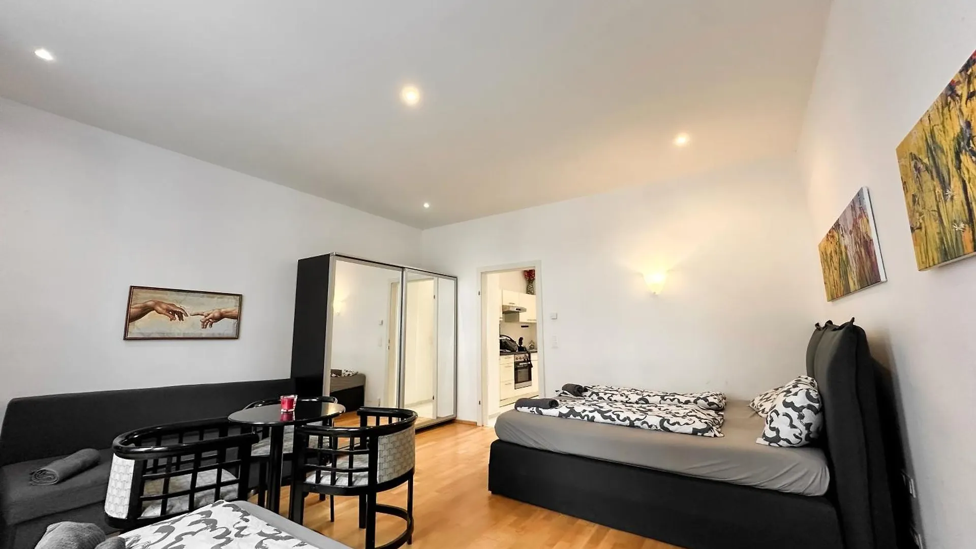 W Apartment - Brigittenau Area Mm10 contacts
